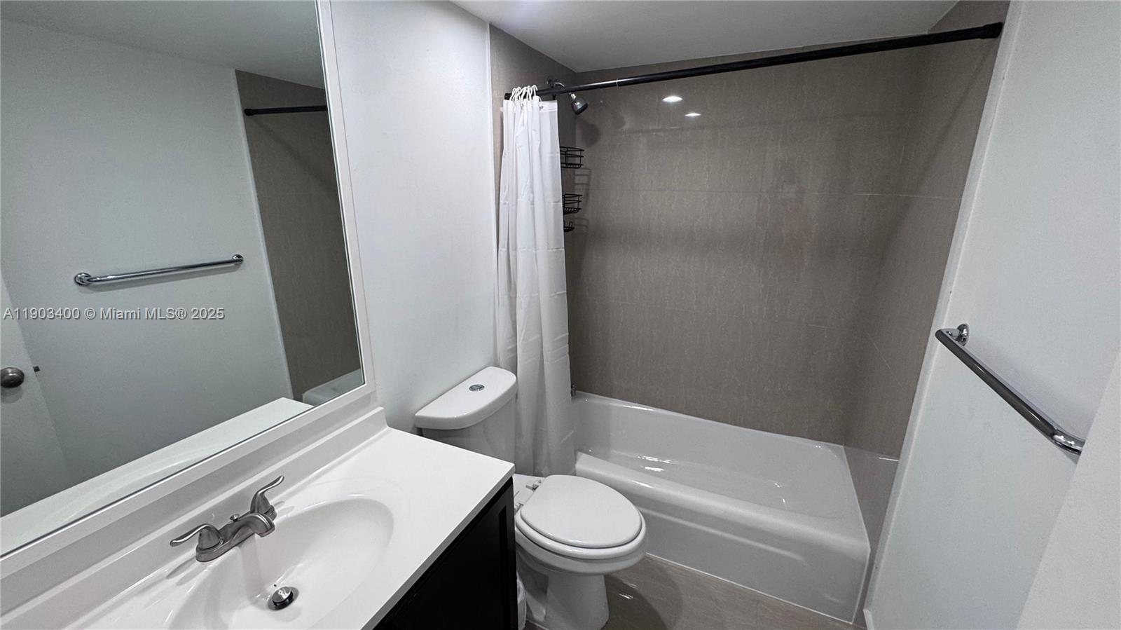 Photo of 3001 Ocean Dr  #737, Hollywood, Florida, 33019 -