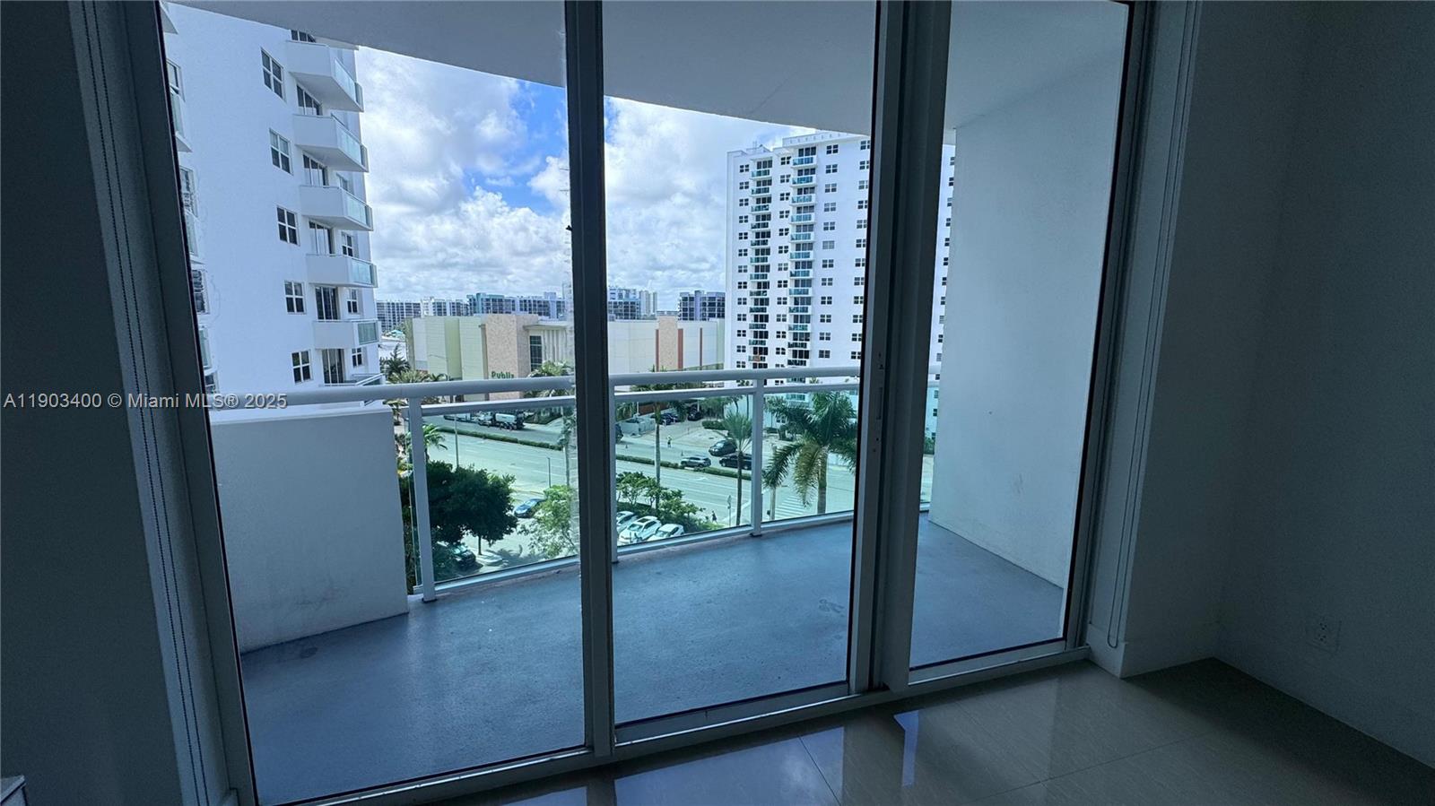 Photo of 3001 Ocean Dr  #737, Hollywood, Florida, 33019 -