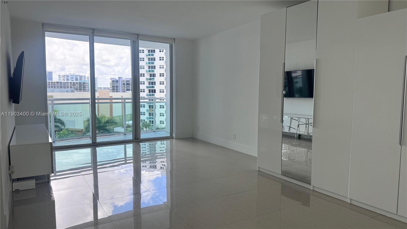 Photo of 3001 Ocean Dr  #737, Hollywood, Florida, 33019 -