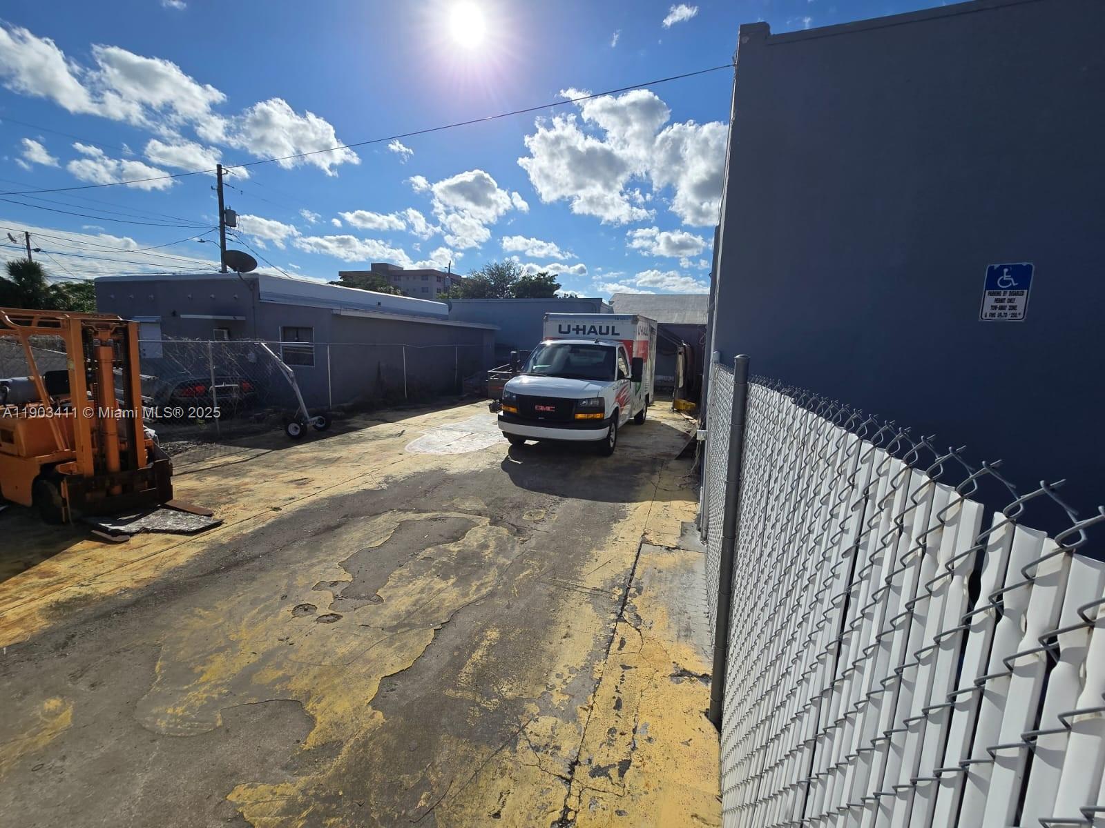 See details Unit 2  /   sq. ft. $ 2025-10-27 0 Photo