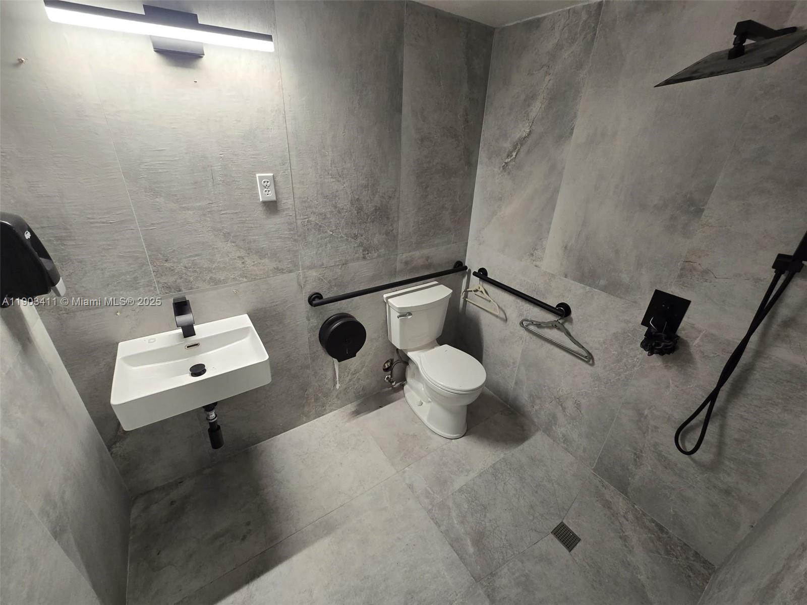 See details Unit 2  /   sq. ft. $ 2025-10-27 0 Photo