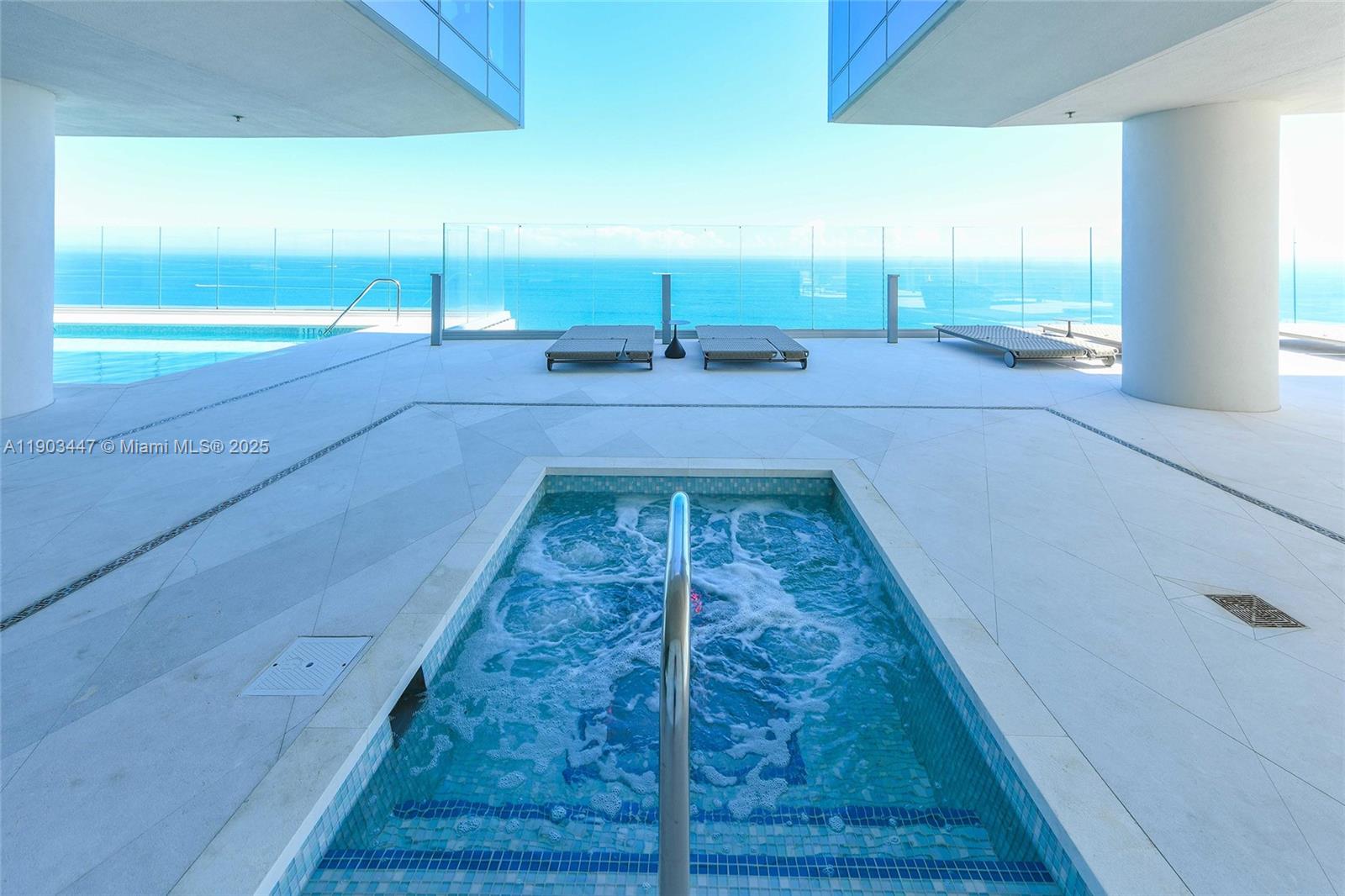 1501 4 / 6 3252 sq. ft. $ 2025-10-27 0 Photo