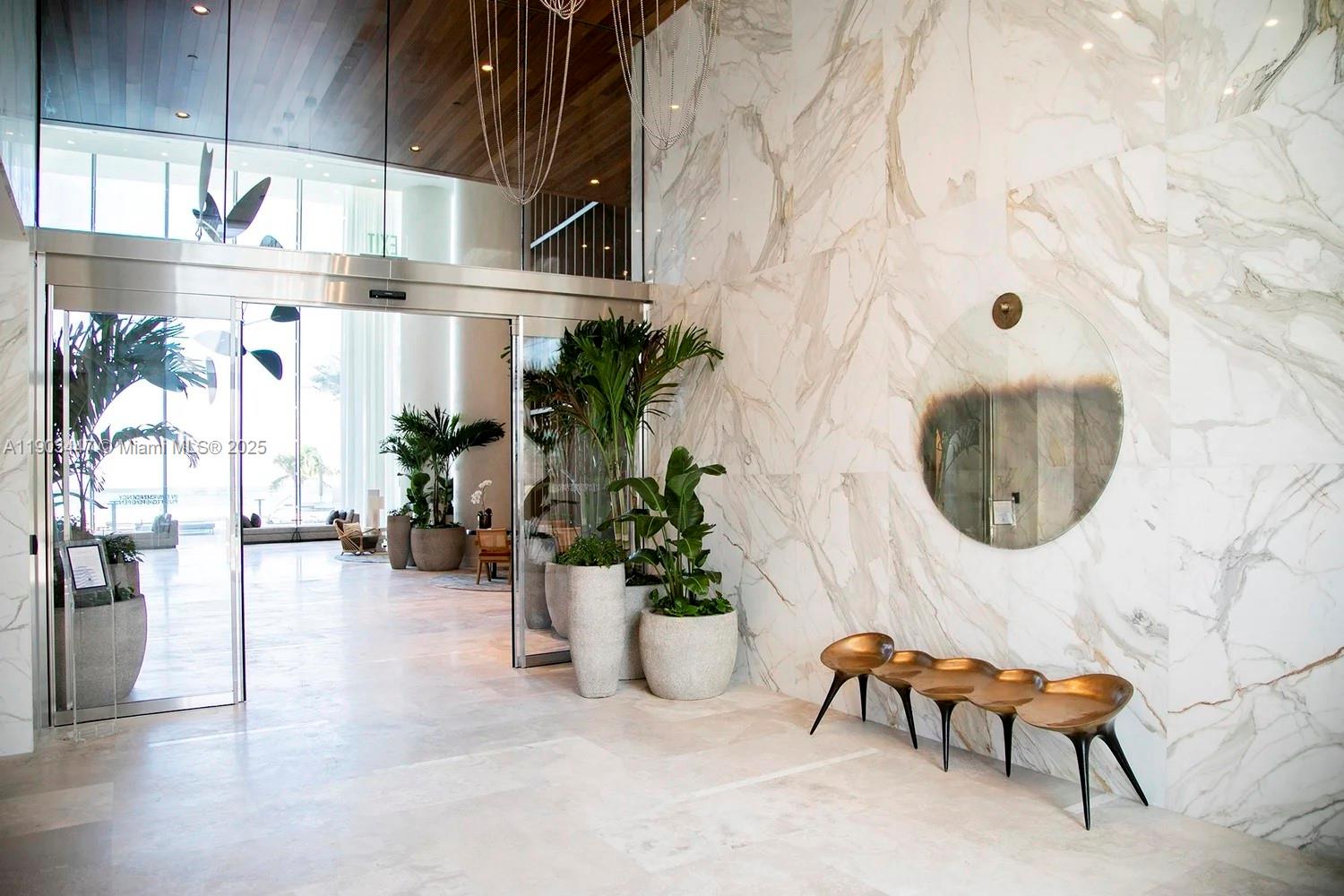 1501 4 / 6 3252 sq. ft. $ 2025-10-27 0 Photo