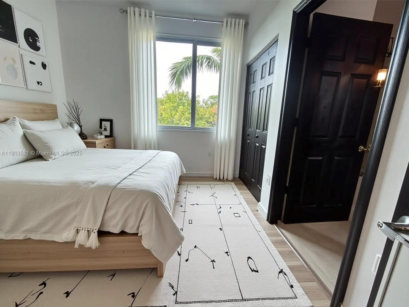 Photo of 2142 Van Buren St  (2142), Hollywood, Florida, 33020 -