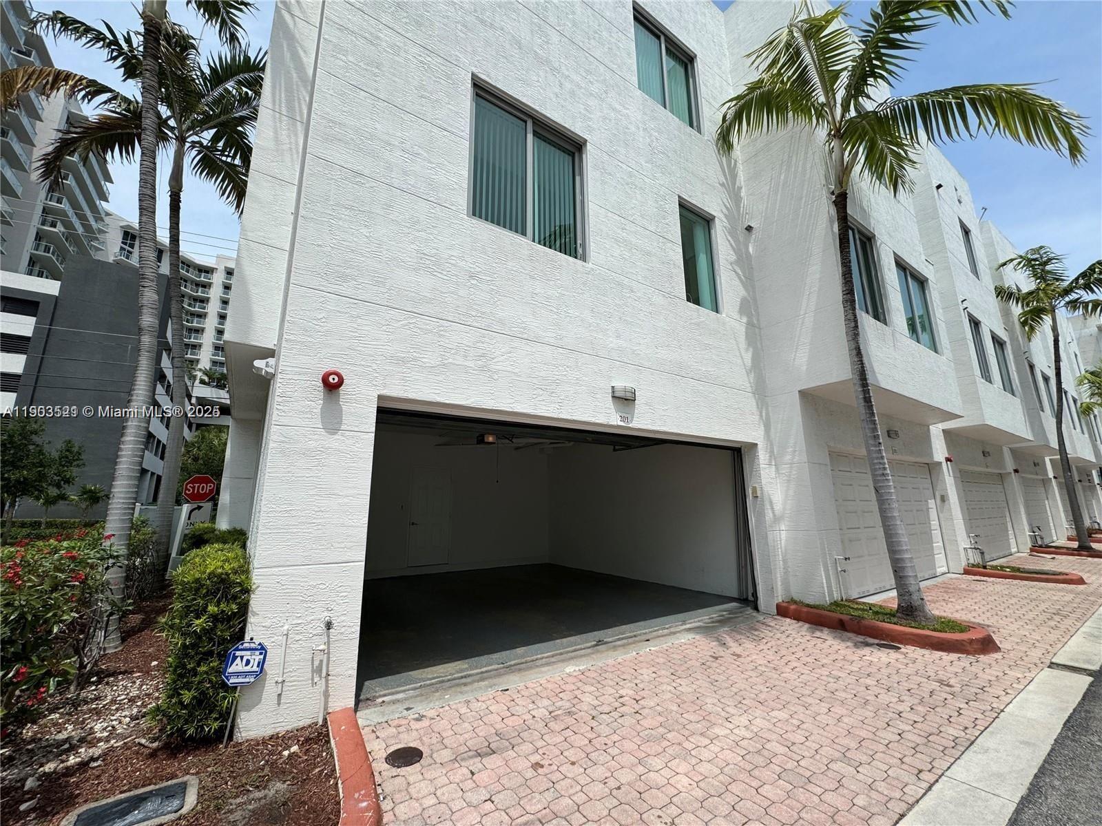 Photo of 2142 Van Buren St  (2142), Hollywood, Florida, 33020 -