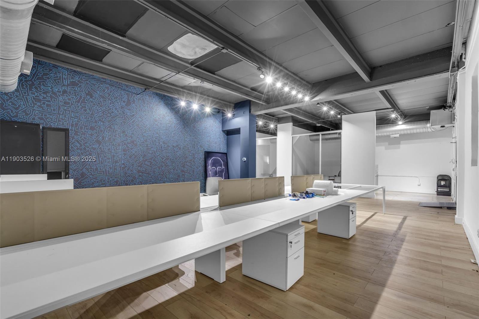   /   sq. ft. $ 2025-10-27 0 Photo