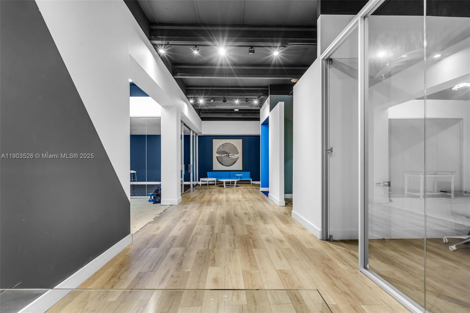   /   sq. ft. $ 2025-10-27 0 Photo