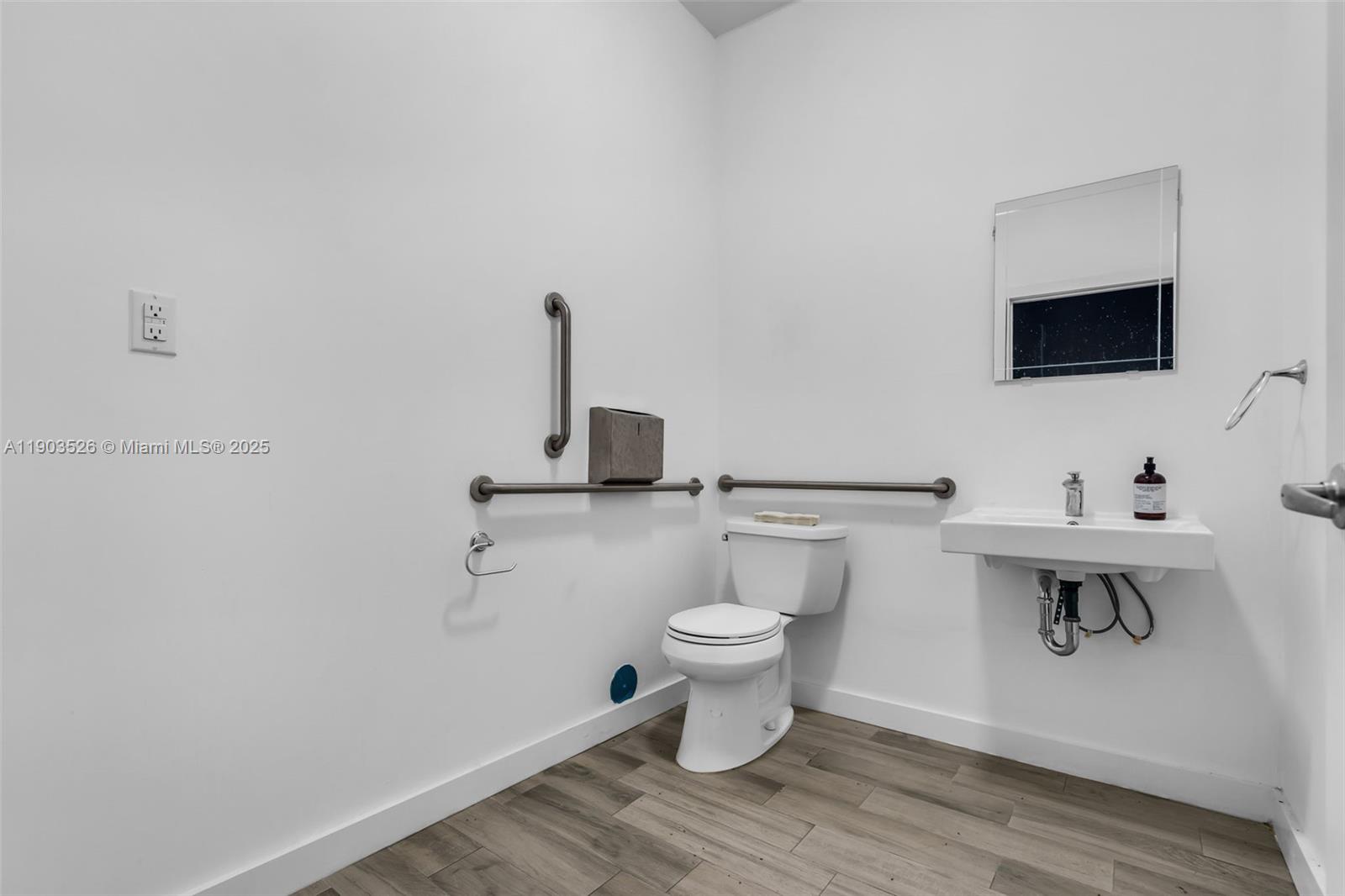   /   sq. ft. $ 2025-10-27 0 Photo