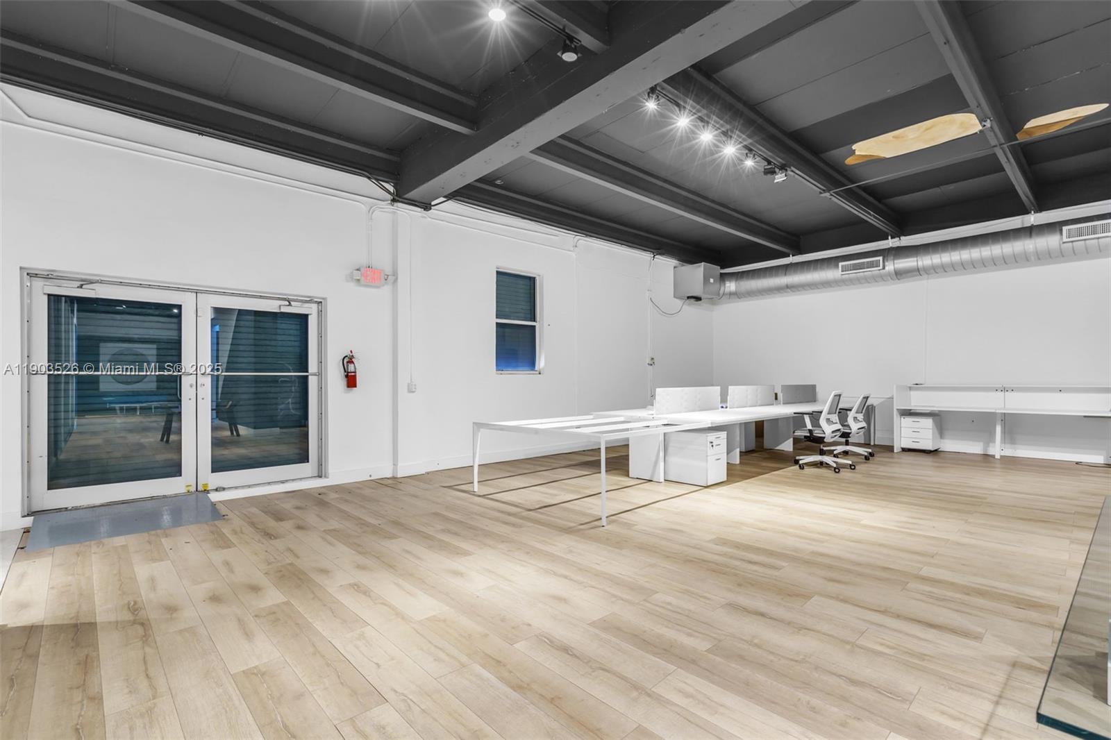   /   sq. ft. $ 2025-10-27 0 Photo