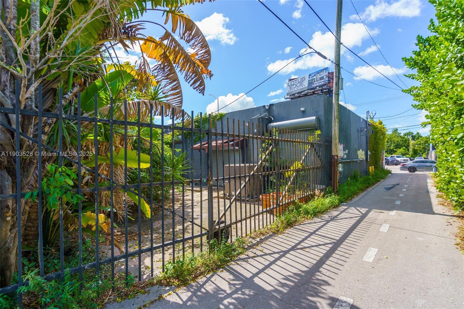   /   sq. ft. $ 2025-10-27 0 Photo