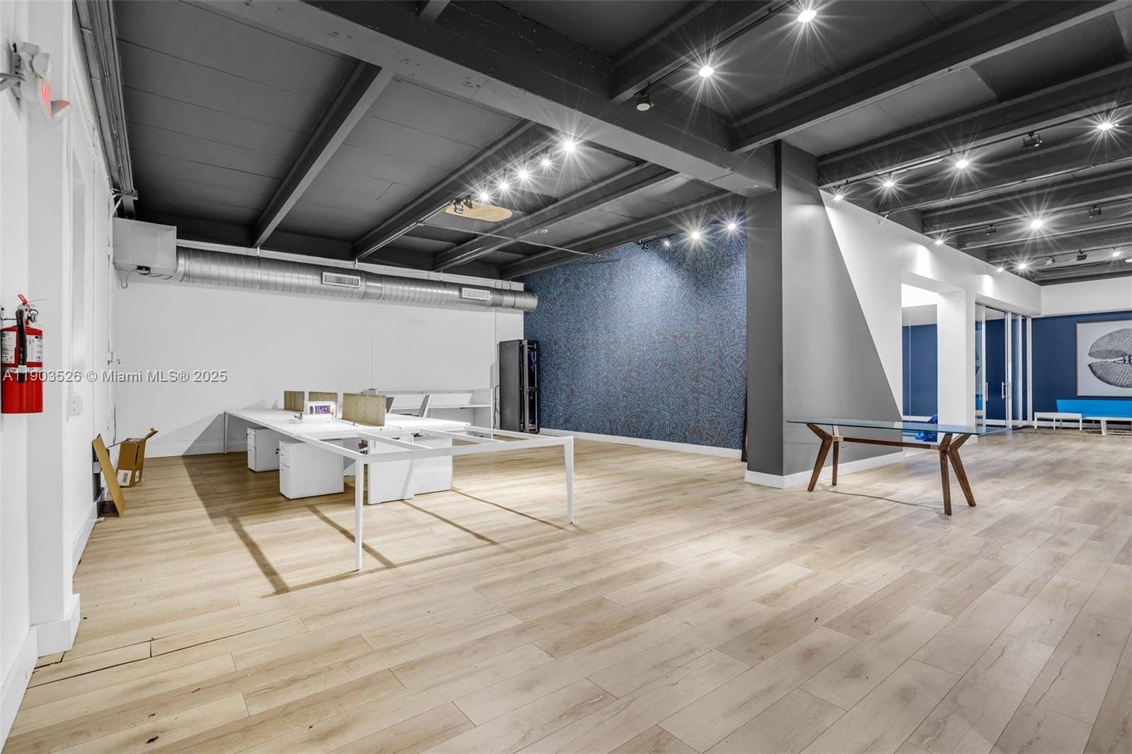   /   sq. ft. $ 2025-10-27 0 Photo