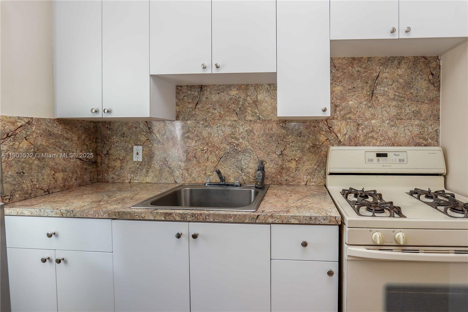 Ver detalles   /   sq. ft. $ 2025-10-27 0 foto