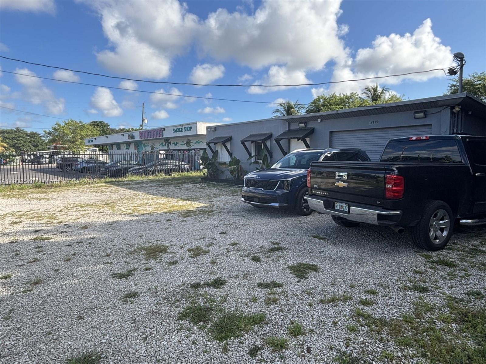 Подробнее   /   кв.футов $ 2025-10-27 0 Фото