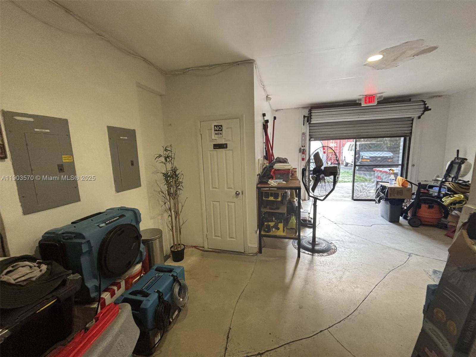 Подробнее   /   кв.футов $ 2025-10-27 0 Фото