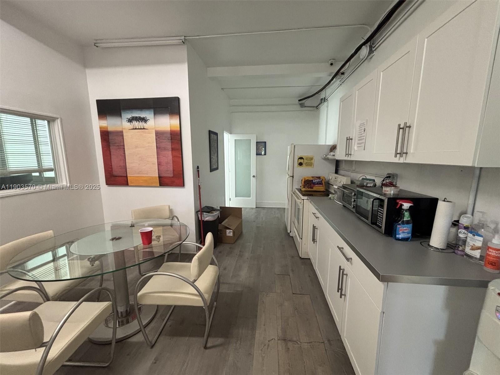 Подробнее   /   кв.футов $ 2025-10-27 0 Фото