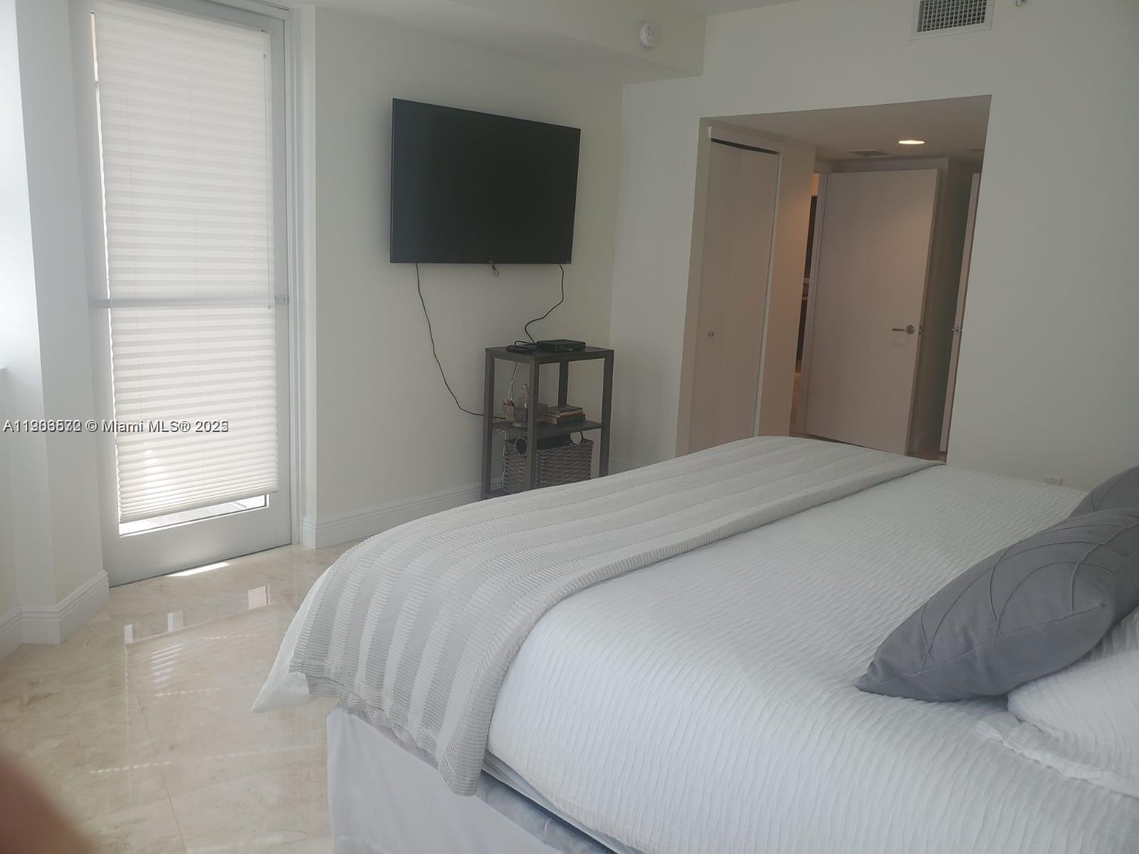 Photo of 19900 Country Club Dr  #607, Aventura, Florida, 33180 - 