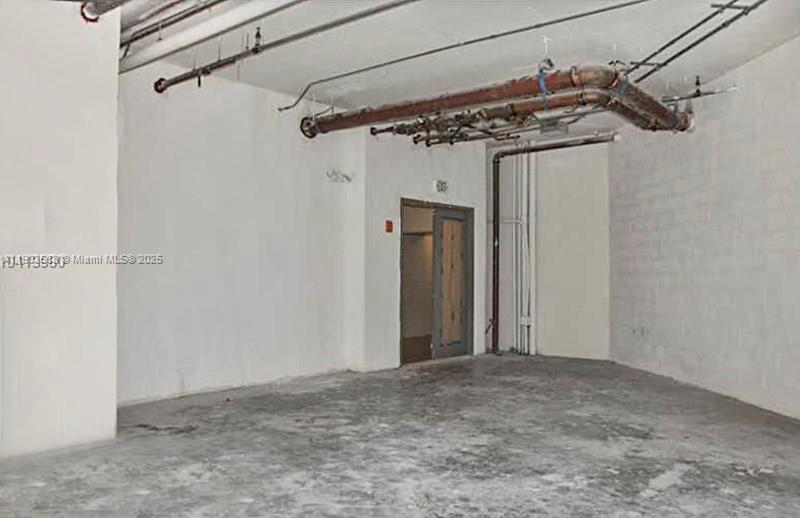 See details   /   sq. ft. $ 2025-10-27 0 Photo