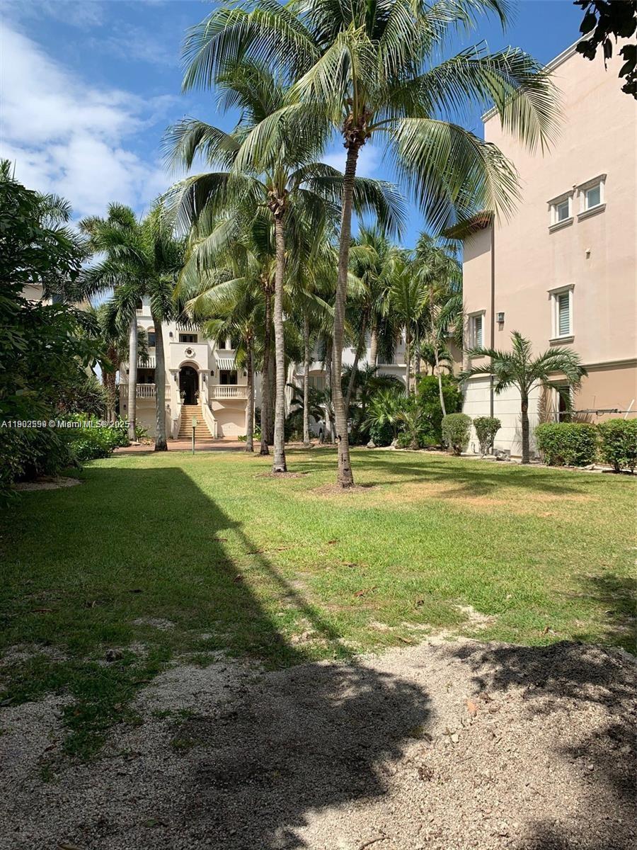 See details   /   sq. ft. $ 2025-10-27 0 Photo