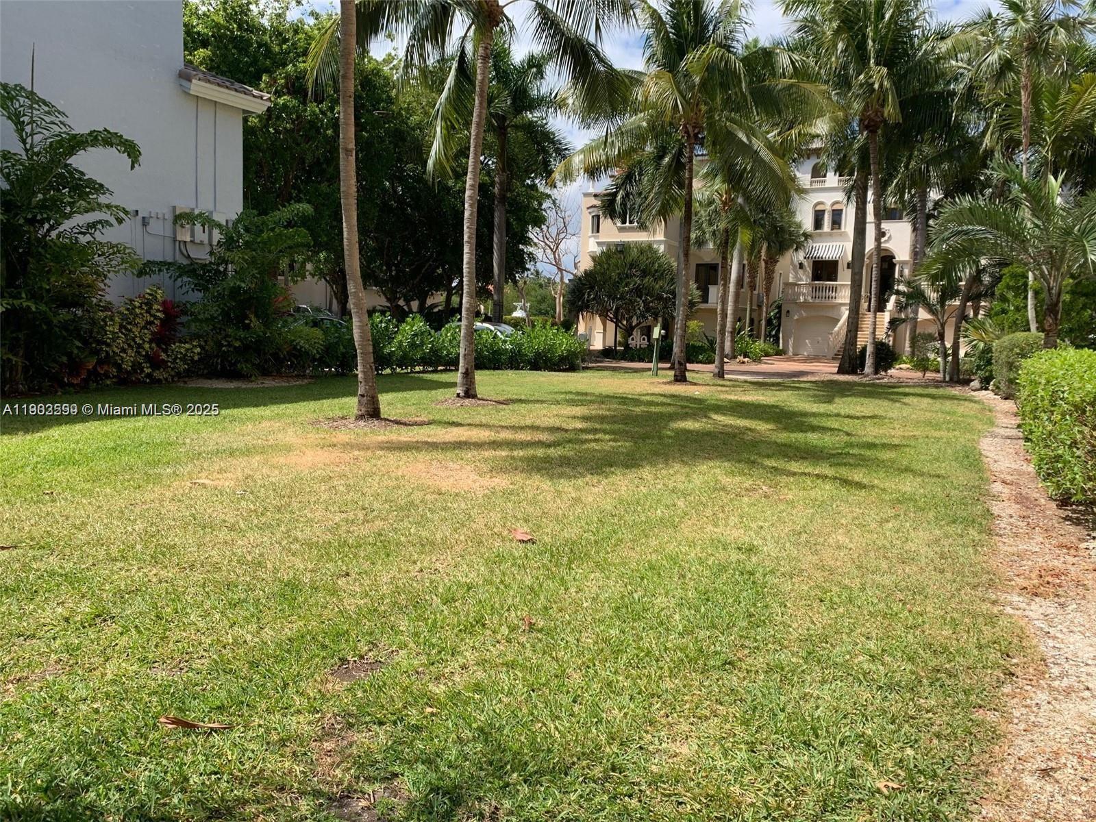 See details   /   sq. ft. $ 2025-10-27 0 Photo