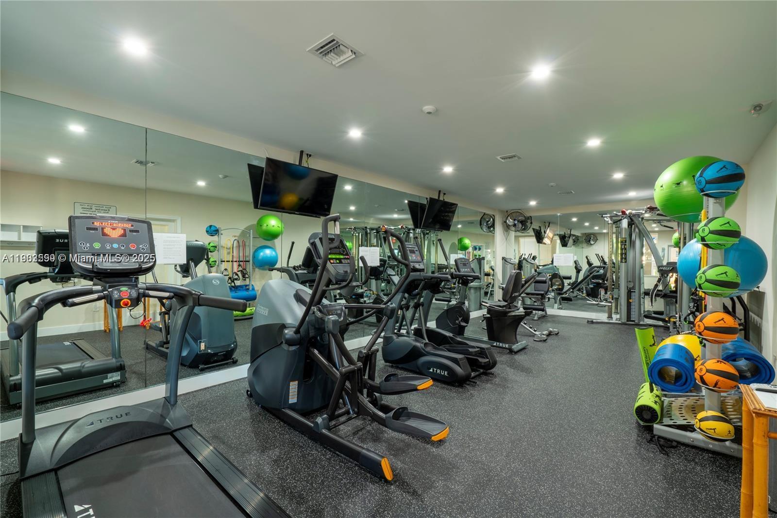 See details   /   sq. ft. $ 2025-10-27 0 Photo