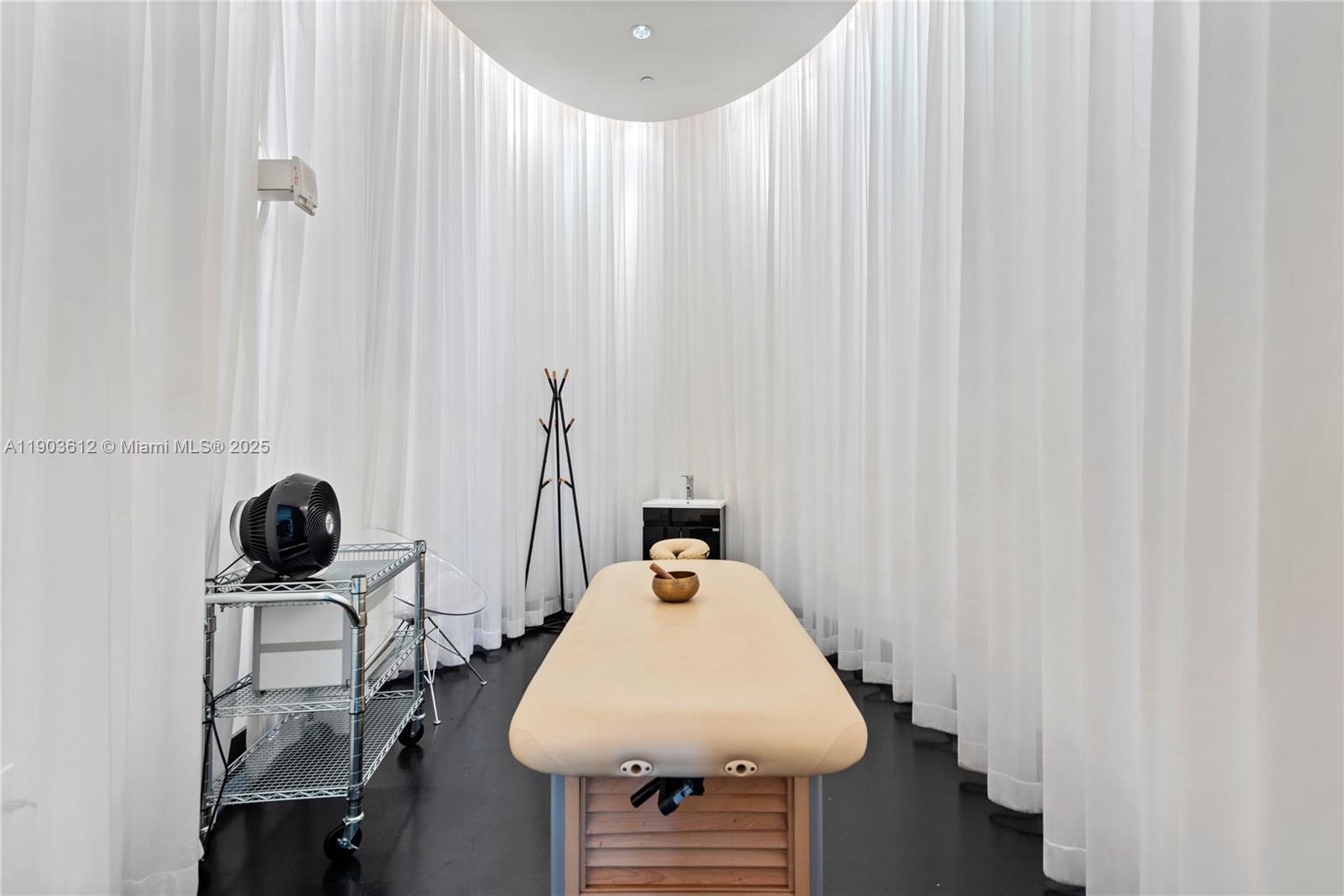 Photo of 450 Alton Rd #704, Miami Beach, Florida, 33139 -