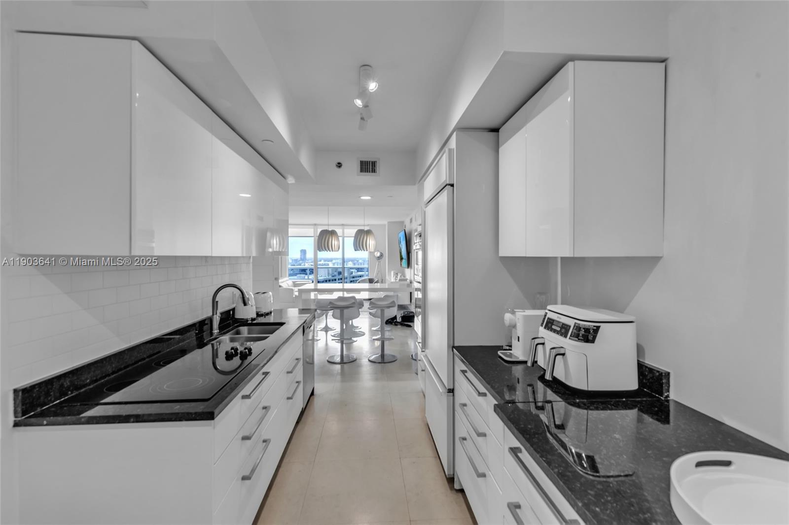 Ver detalles 2207 2 / 3 1571 sq. ft. $ 2025-10-27 0 foto