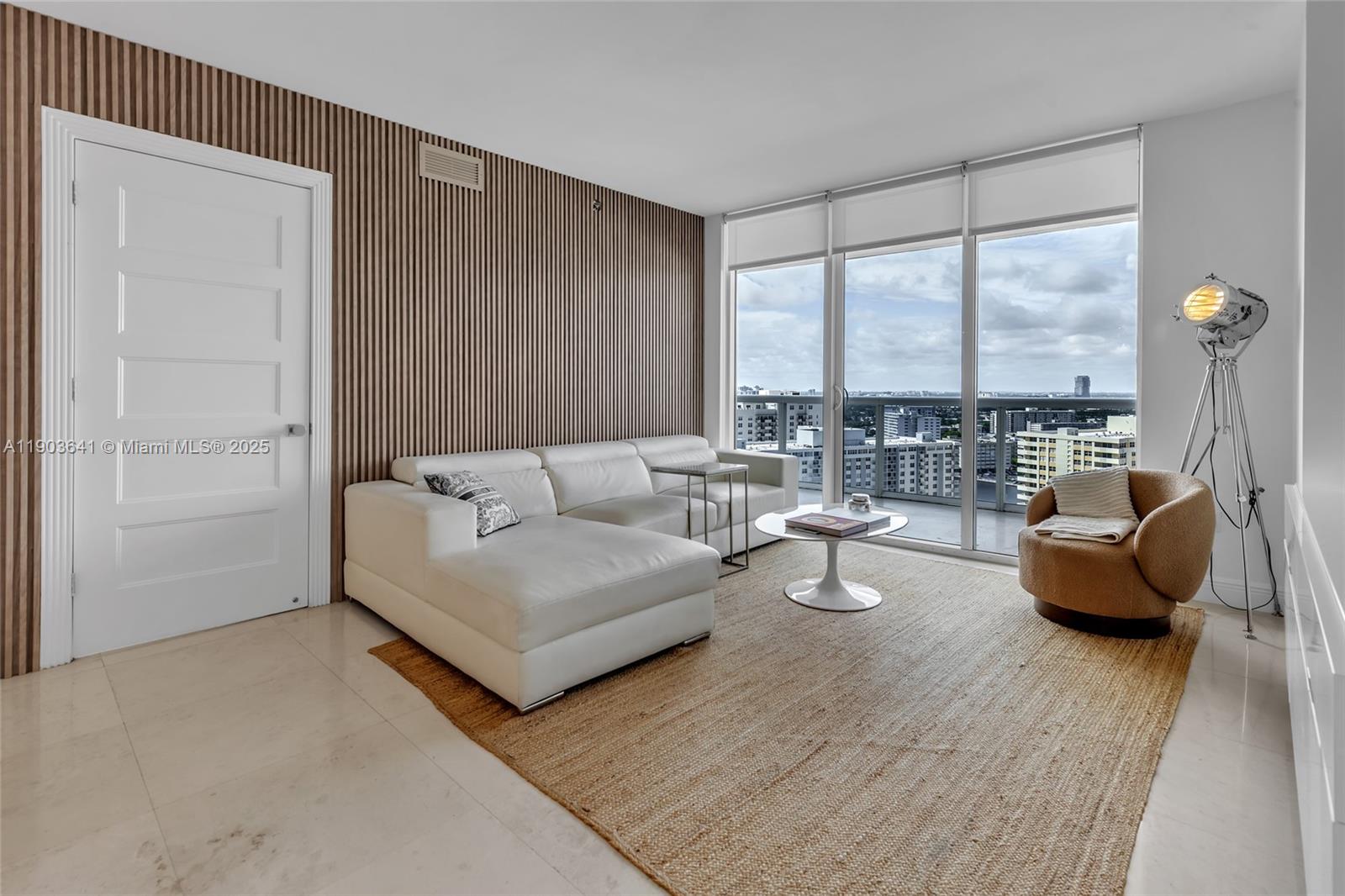 Ver detalles 2207 2 / 3 1571 sq. ft. $ 2025-10-27 0 foto