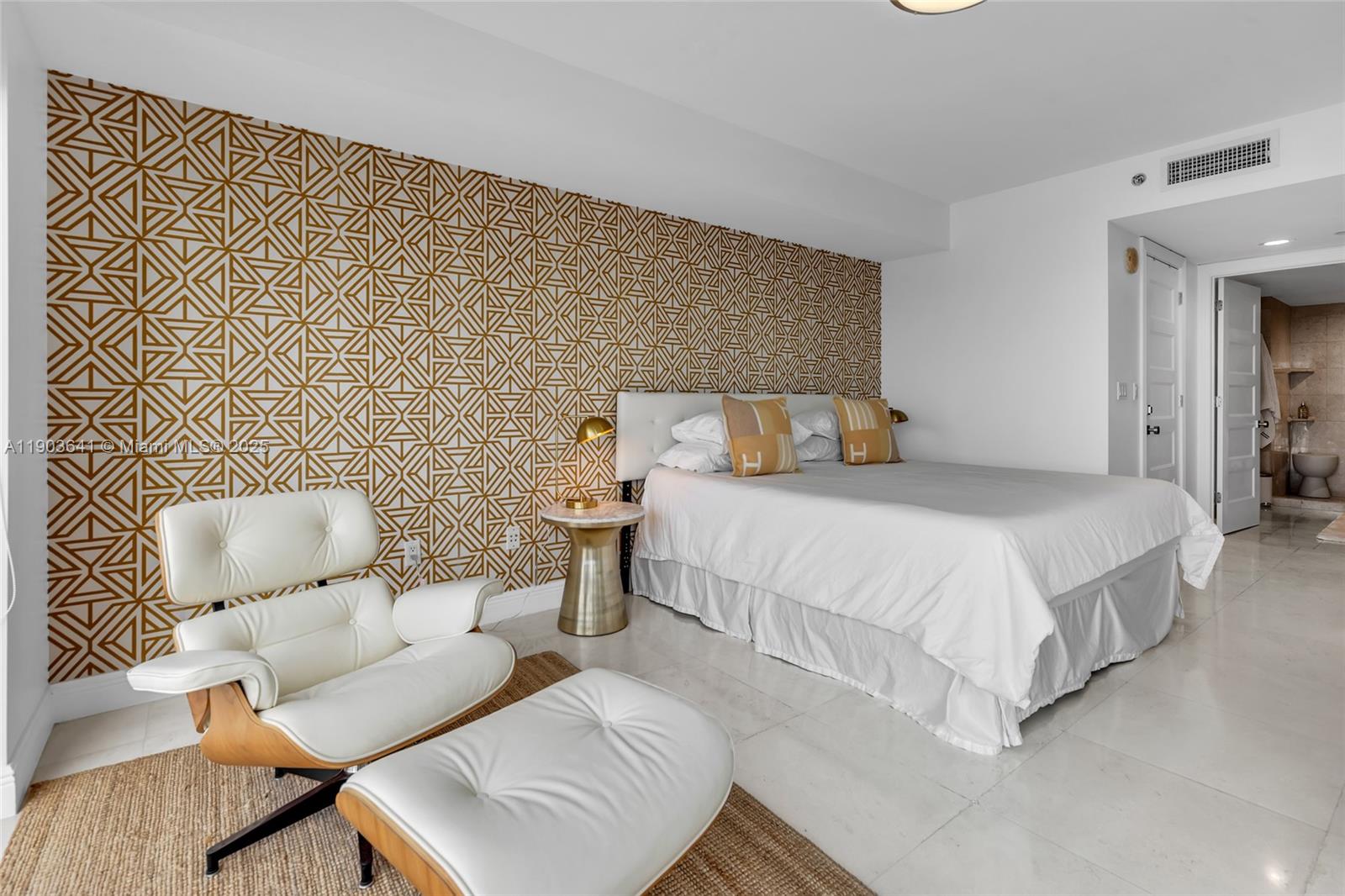 Ver detalles 2207 2 / 3 1571 sq. ft. $ 2025-10-27 0 foto