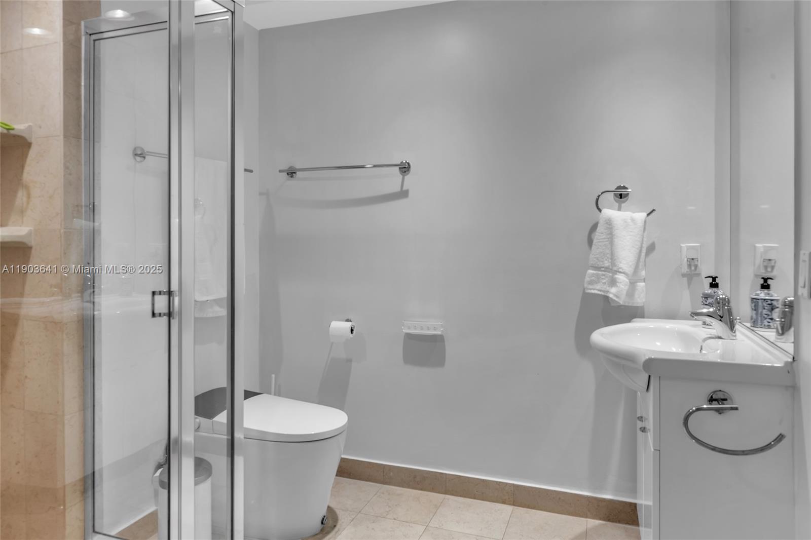 Ver detalles 2207 2 / 3 1571 sq. ft. $ 2025-10-27 0 foto