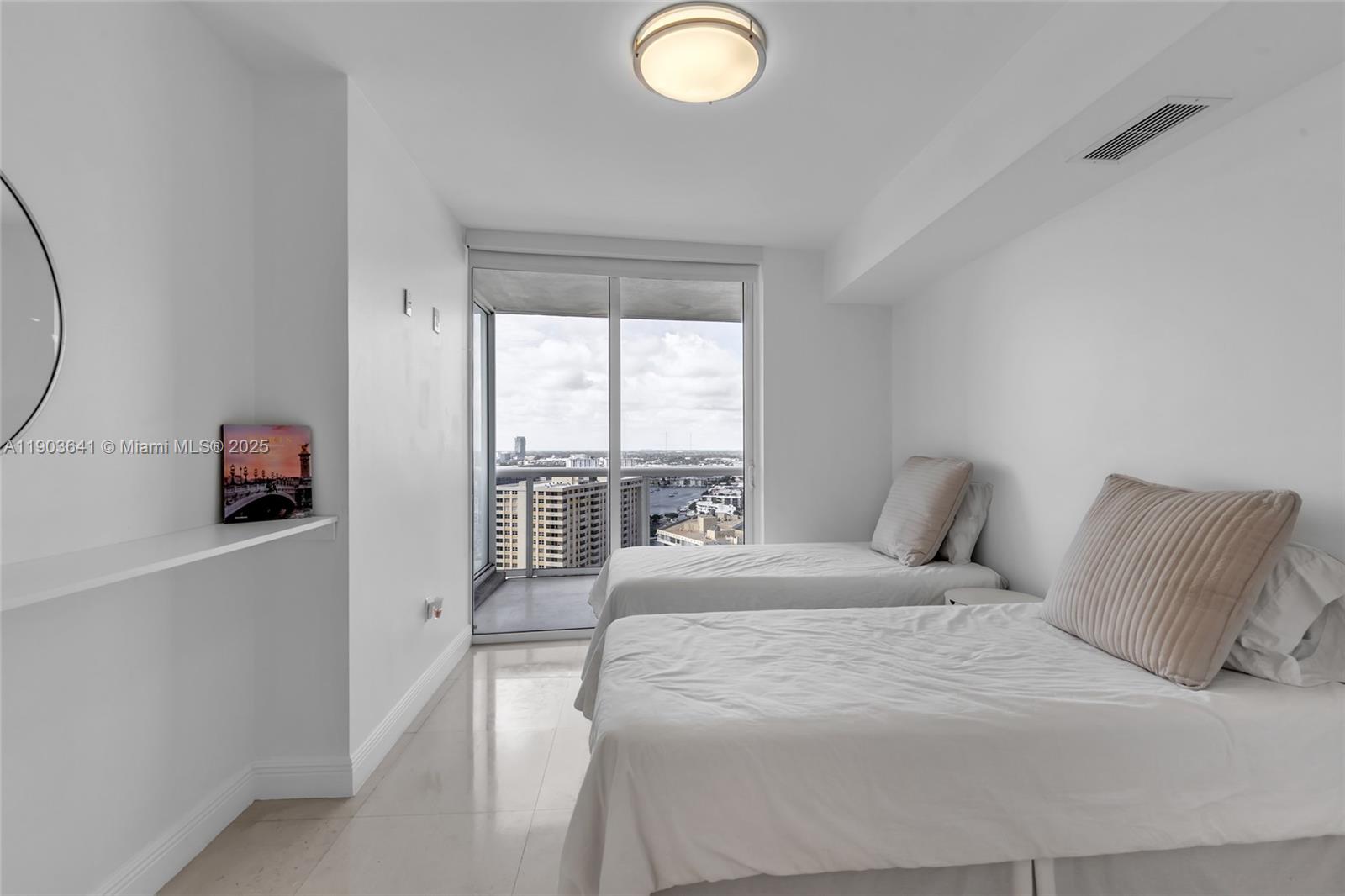 Ver detalles 2207 2 / 3 1571 sq. ft. $ 2025-10-27 0 foto