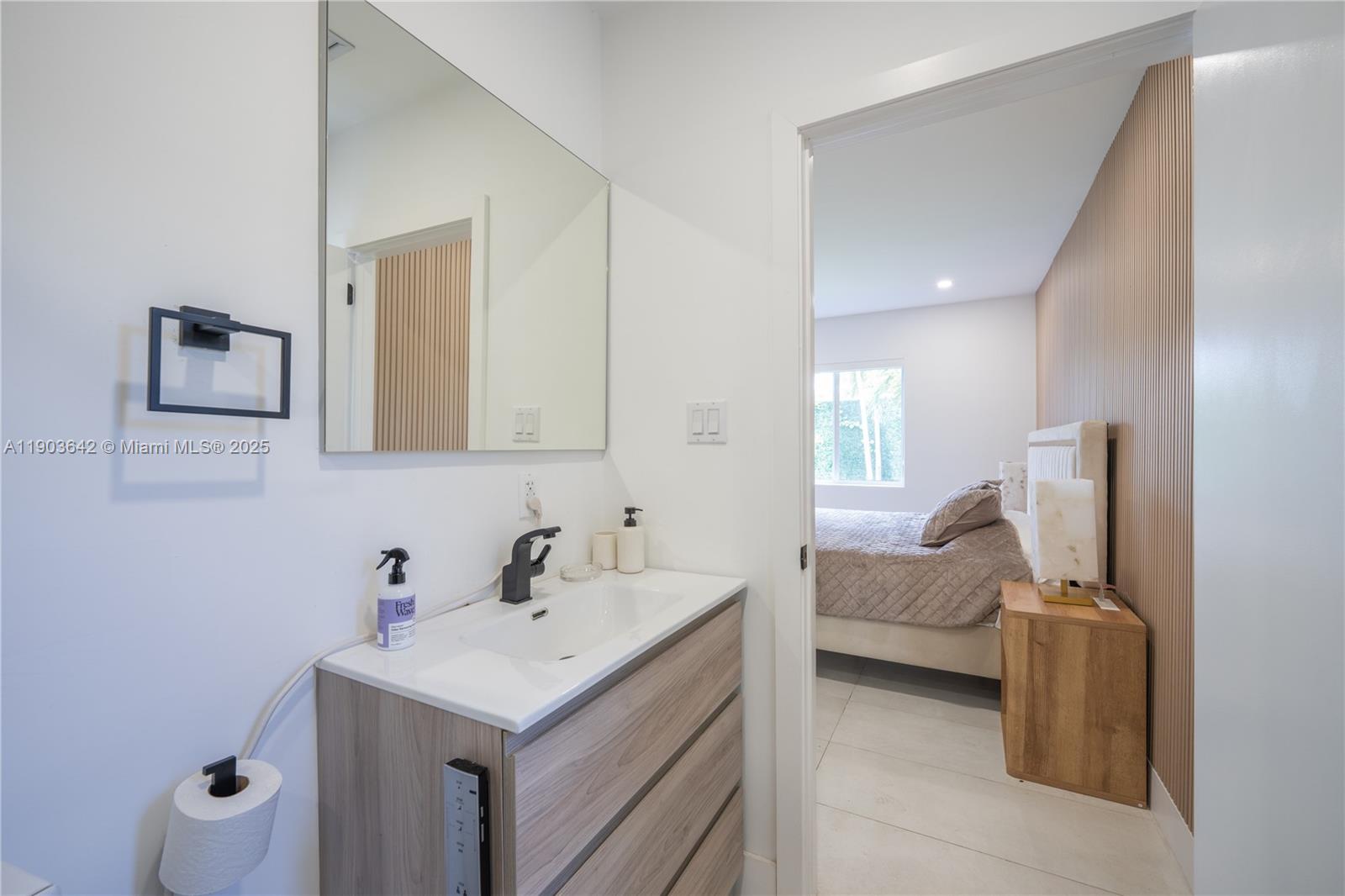 See details 545 3 / 3 1107 sq. ft. $ 2025-10-27 0 Photo