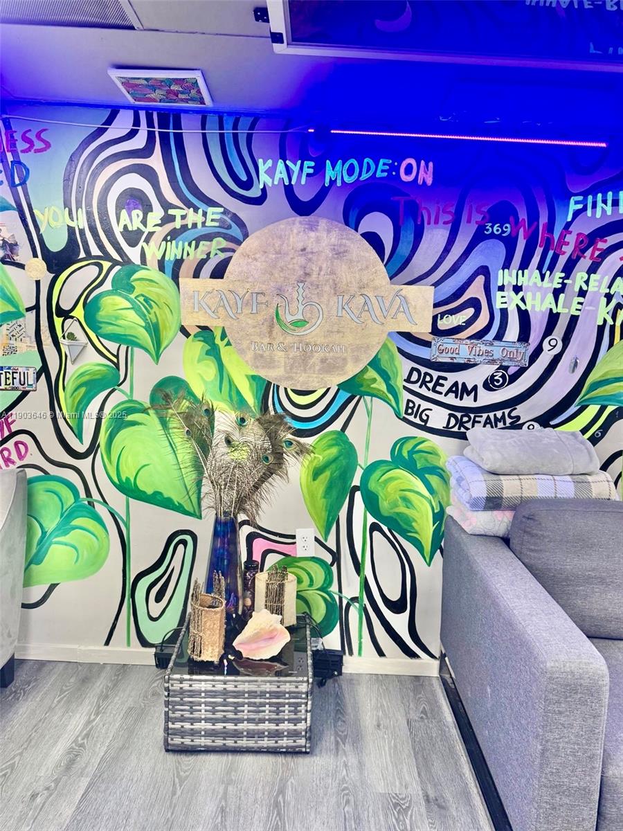 See details / sq. ft. $ 2025-10-27 0 Photo