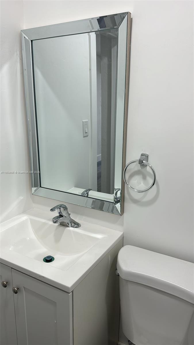 See details 5611 4 / 2 1908 sq. ft. $ 2025-10-27 0 Photo