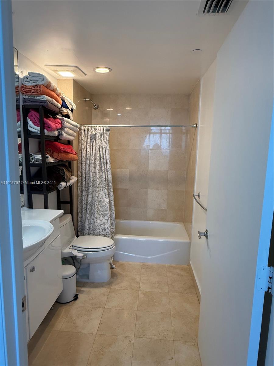 See details 1702 3 / 3 1841 sq. ft. $ 2025-10-27 0 Photo