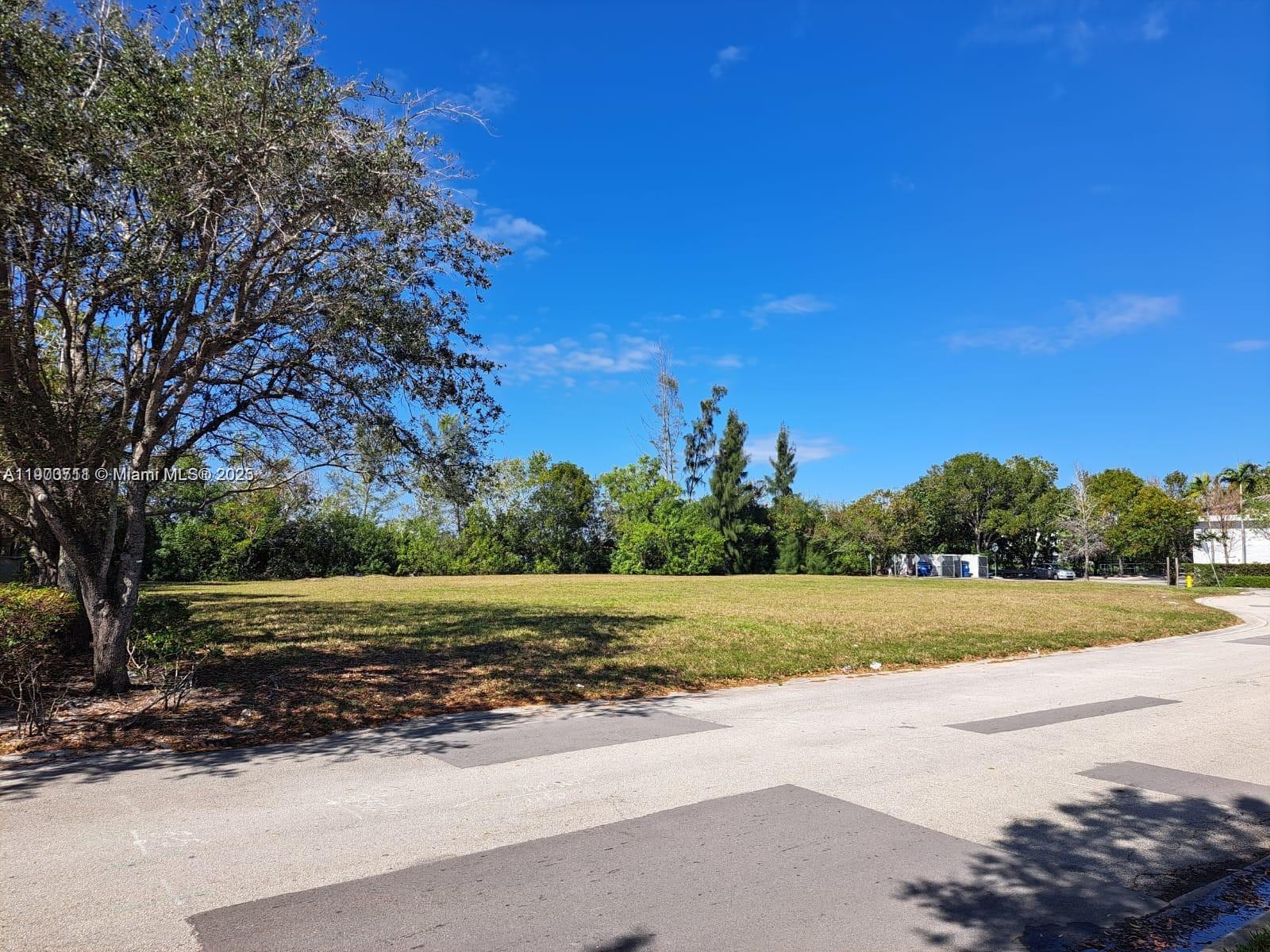 See details   /   sq. ft. $ 2025-10-28 0 Photo