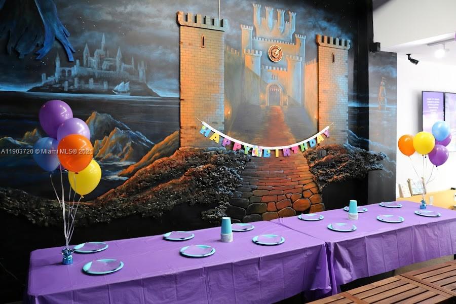 See details / sq. ft. $ 2025-10-28 0 Photo