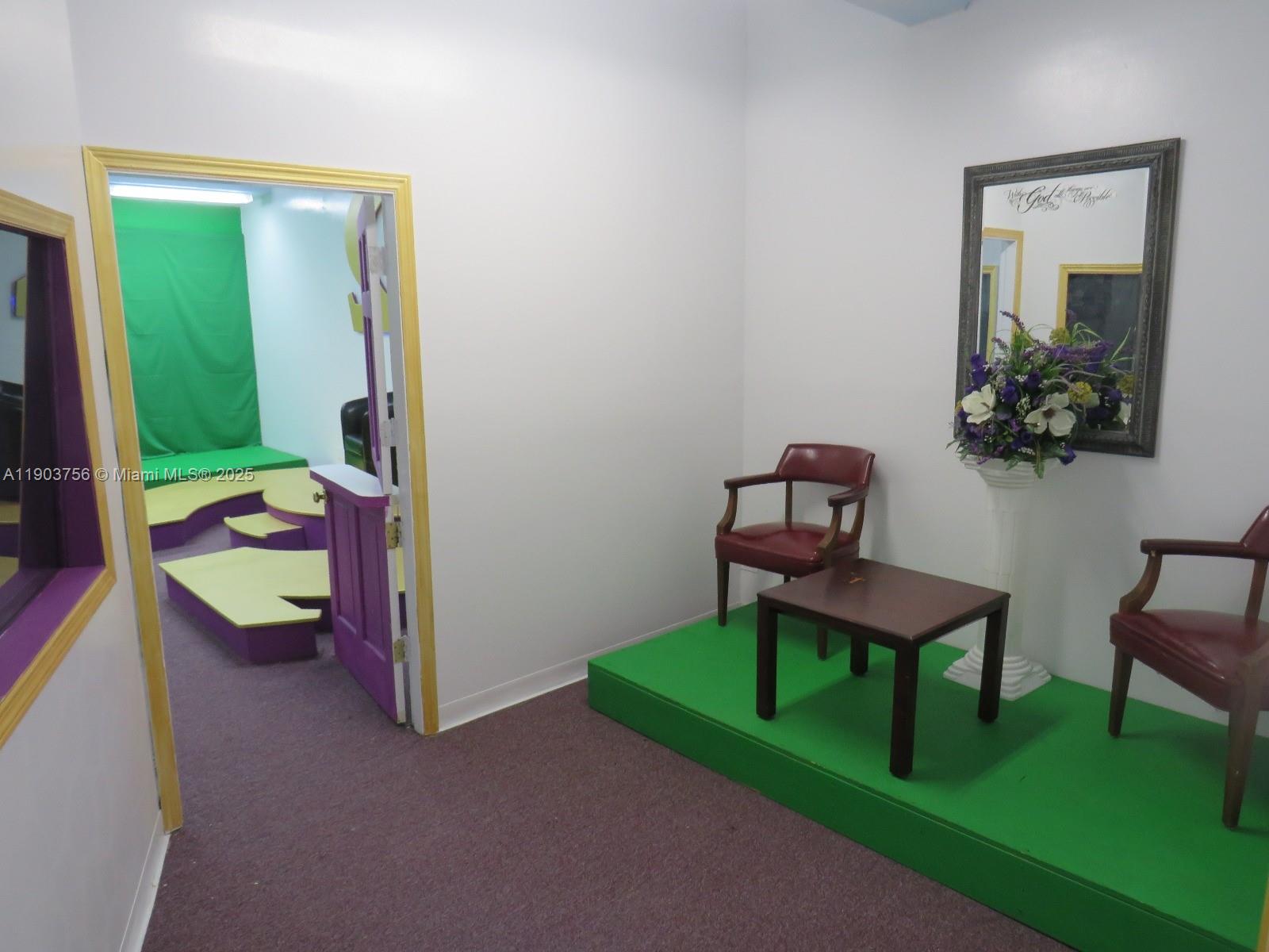   /   sq. ft. $ 2025-10-28 0 Photo