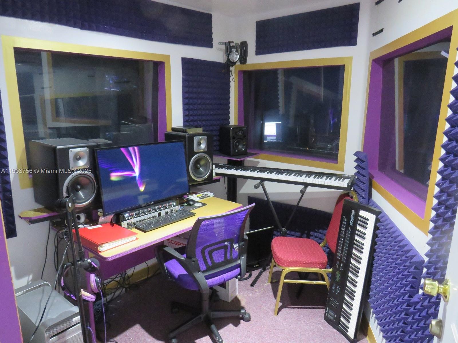   /   sq. ft. $ 2025-10-28 0 Photo