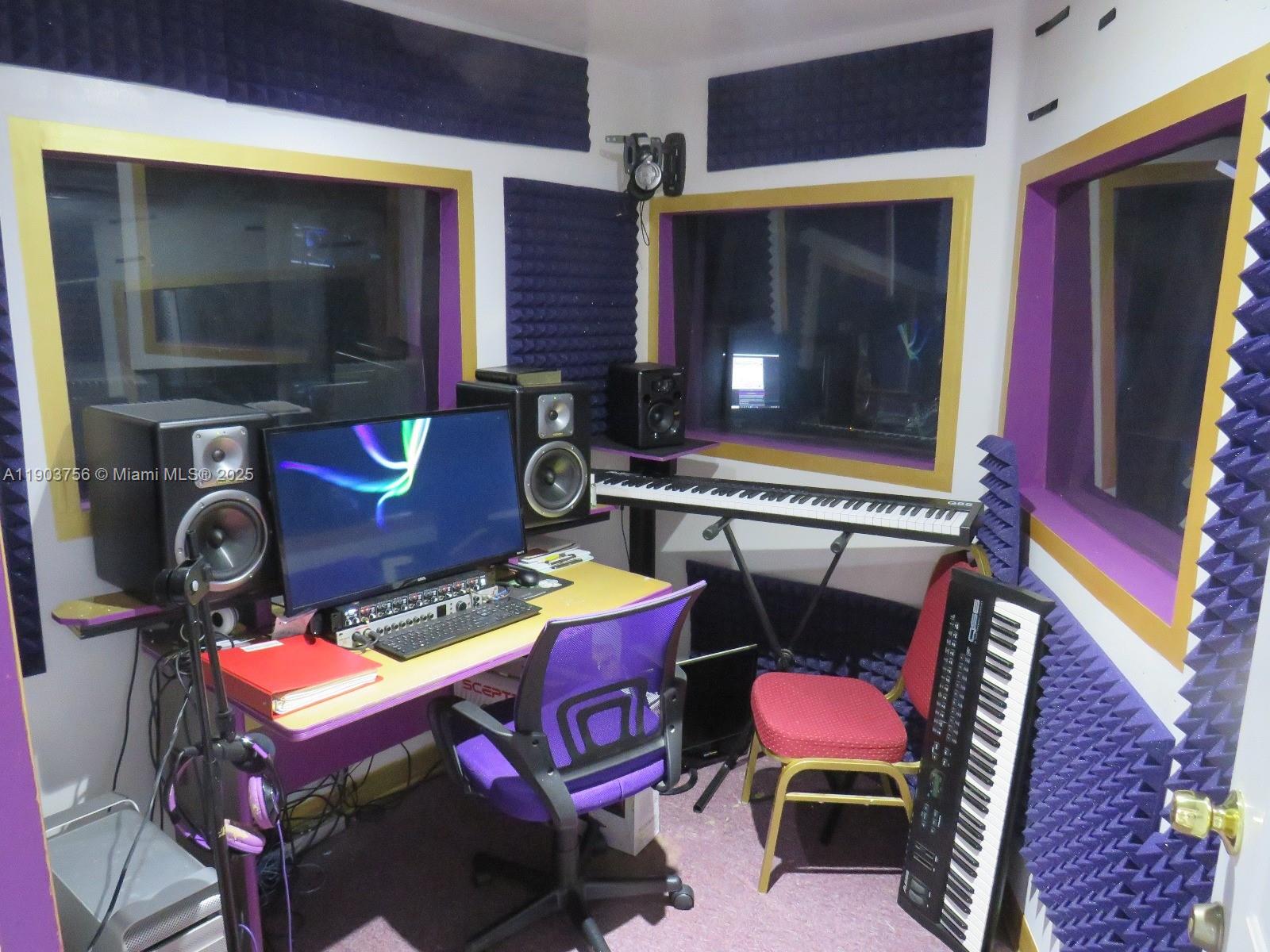   /   sq. ft. $ 2025-10-28 0 Photo