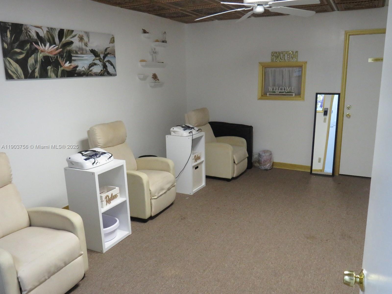   /   sq. ft. $ 2025-10-28 0 Photo