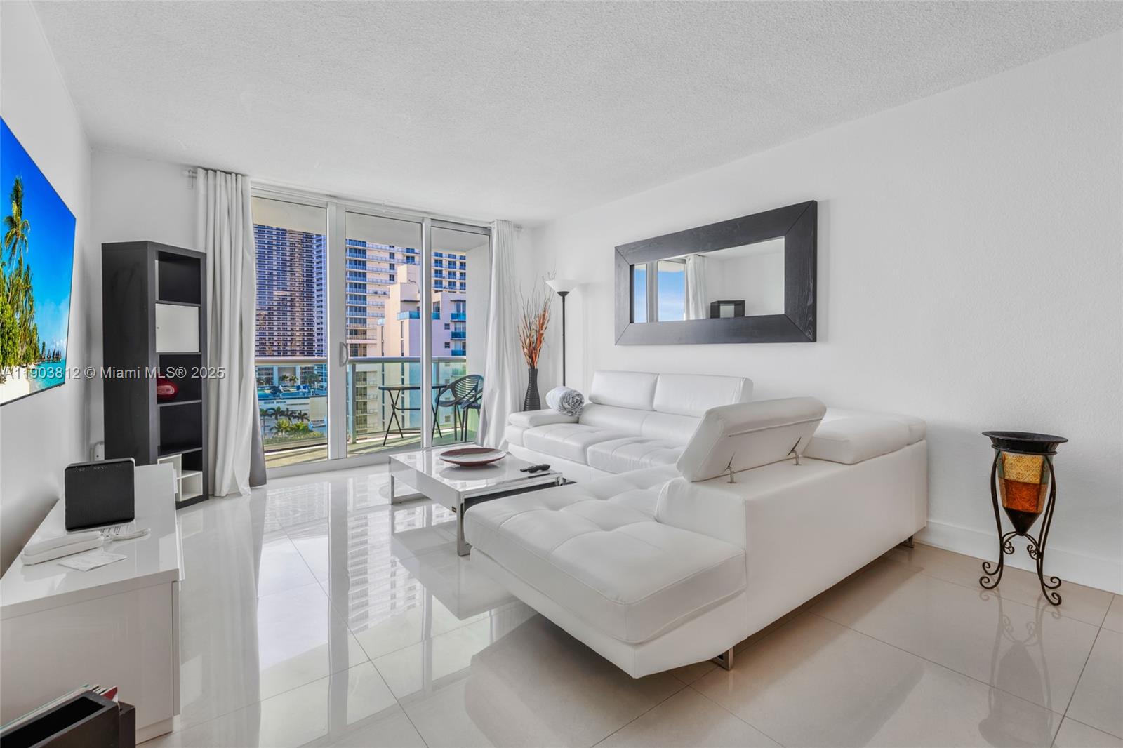 Photo of 3901 Ocean Dr  #15G, Hollywood, Florida, 33019 - 