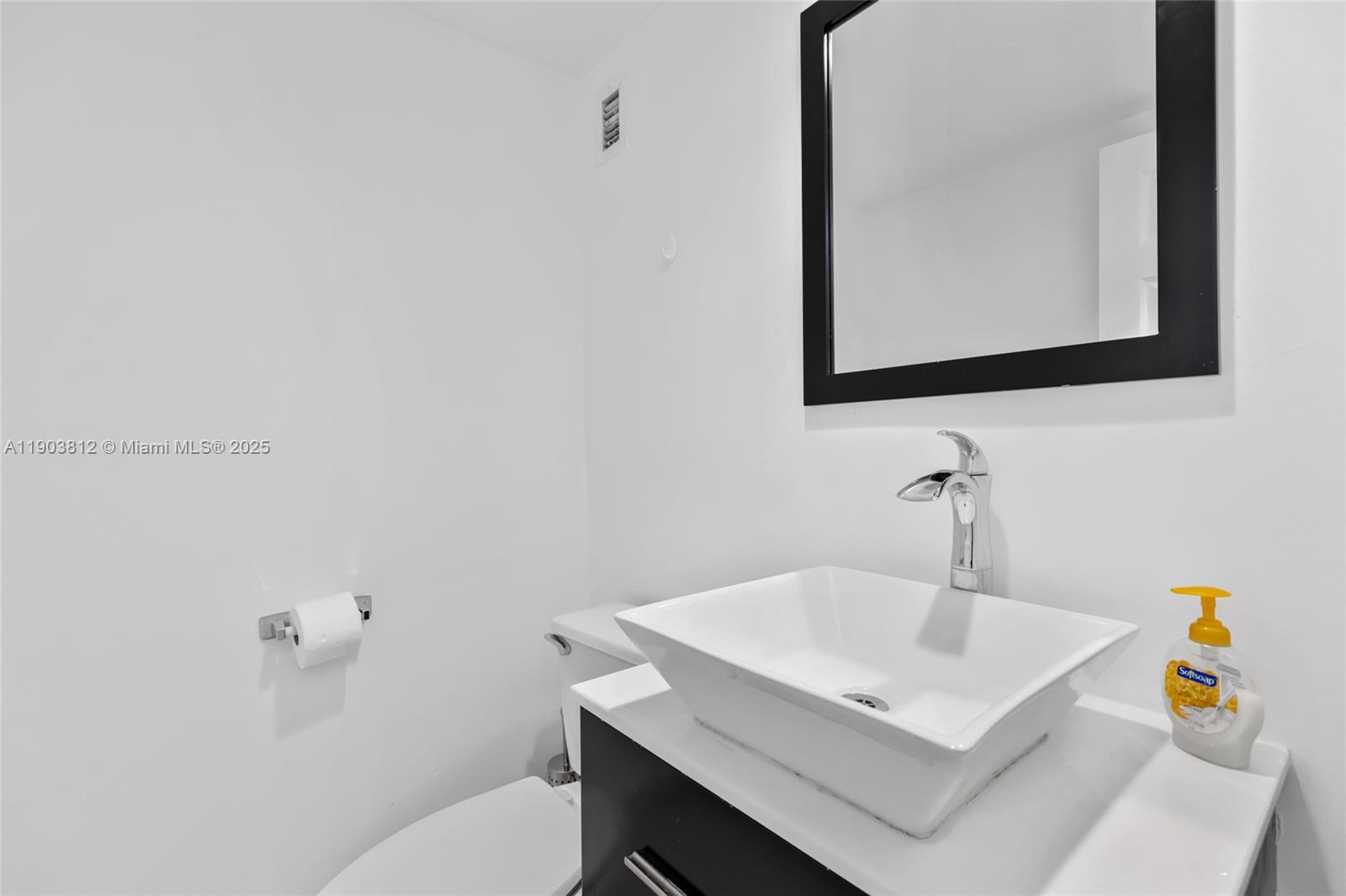 Photo of 3901 Ocean Dr  #15G, Hollywood, Florida, 33019 - 