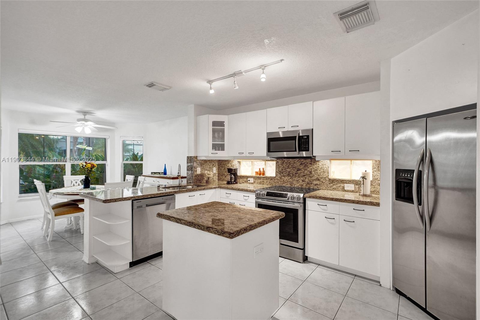 Photo of 1046 Satinleaf St (1046), Hollywood, Florida, 33019 -