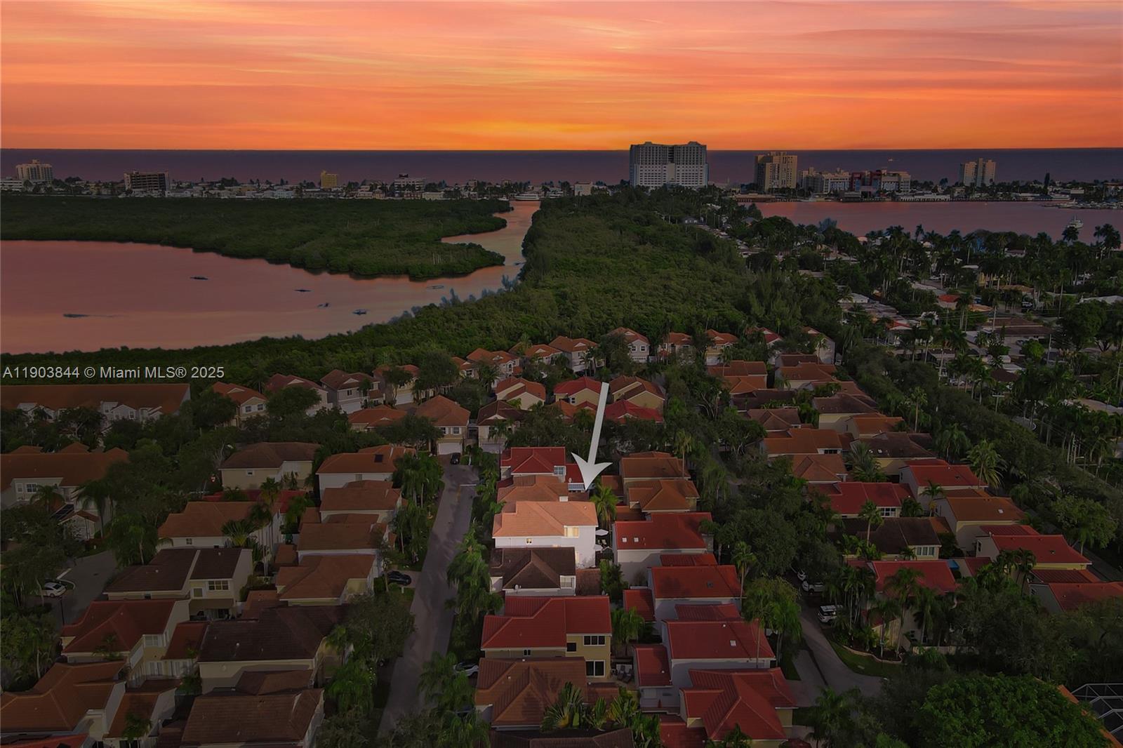 Photo of 1046 Satinleaf St (1046), Hollywood, Florida, 33019 -