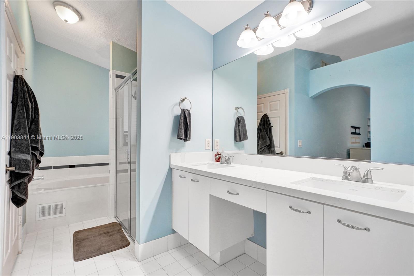 Photo of 1046 Satinleaf St (1046), Hollywood, Florida, 33019 -