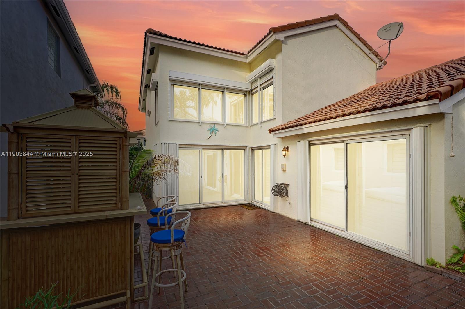 Photo of 1046 Satinleaf St (1046), Hollywood, Florida, 33019 -