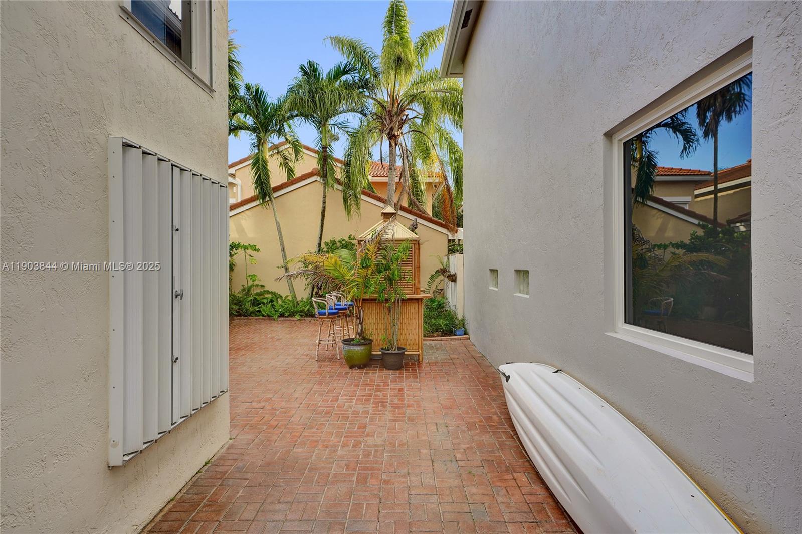 Photo of 1046 Satinleaf St (1046), Hollywood, Florida, 33019 -