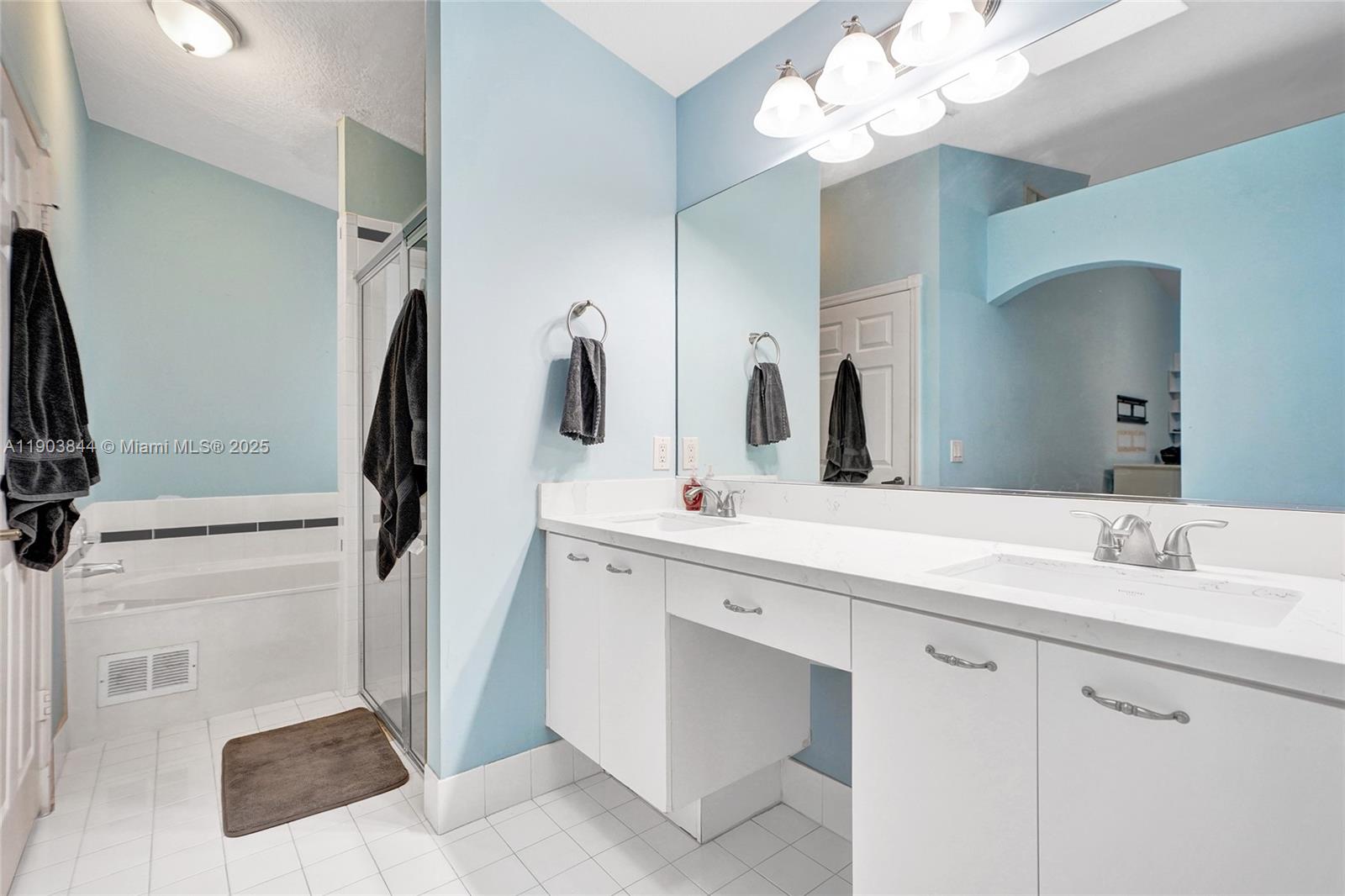 Photo of 1046 Satinleaf St (1046), Hollywood, Florida, 33019 -