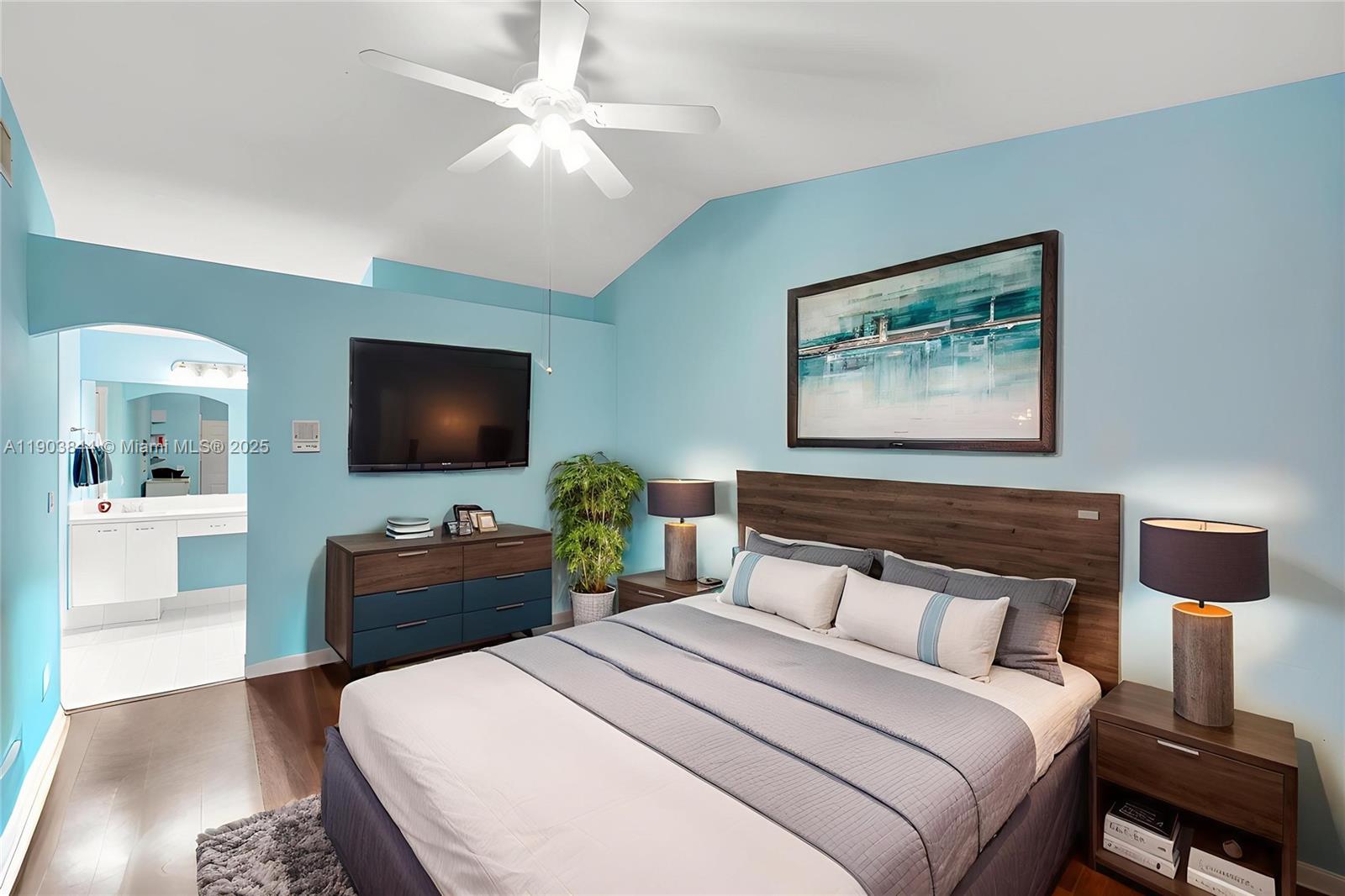 Photo of 1046 Satinleaf St (1046), Hollywood, Florida, 33019 -