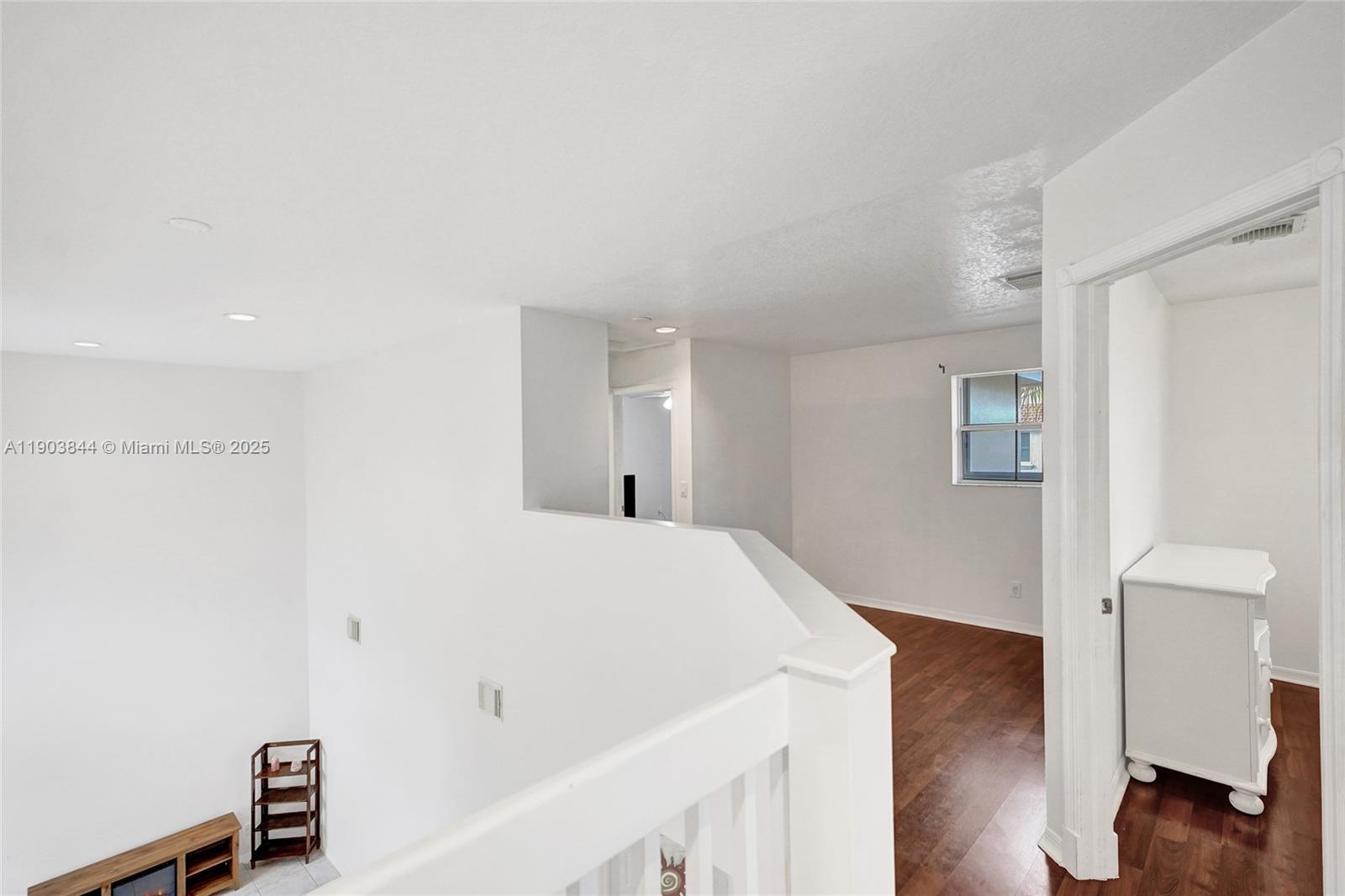 Photo of 1046 Satinleaf St (1046), Hollywood, Florida, 33019 -